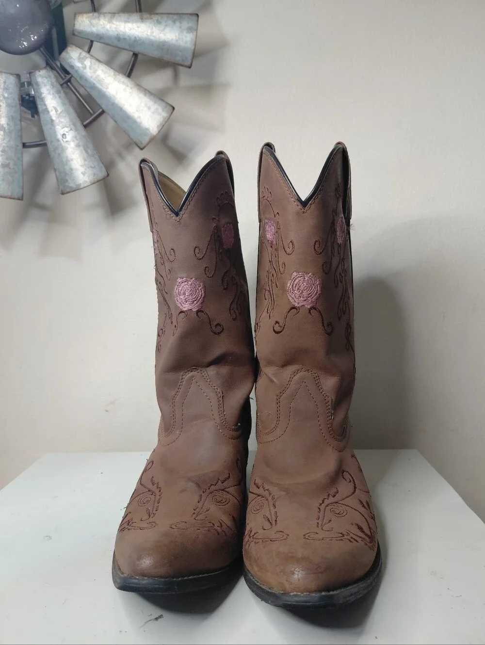 Shyanne Brown Western Rose Embroidered Mid-Calf Boots Size 5 Cowgirl Boots